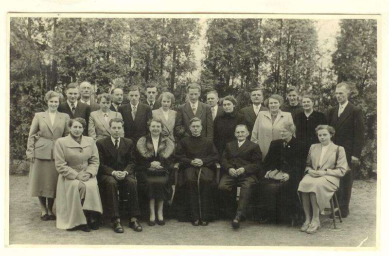 priesthood aad berk familie.jpg